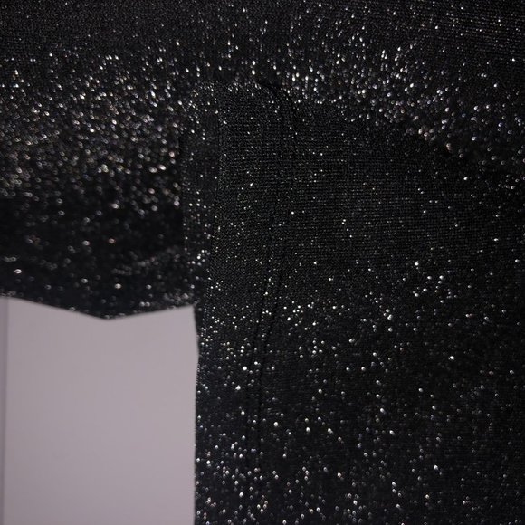 Cut Out Shoulder Top - Picture 2 of 4